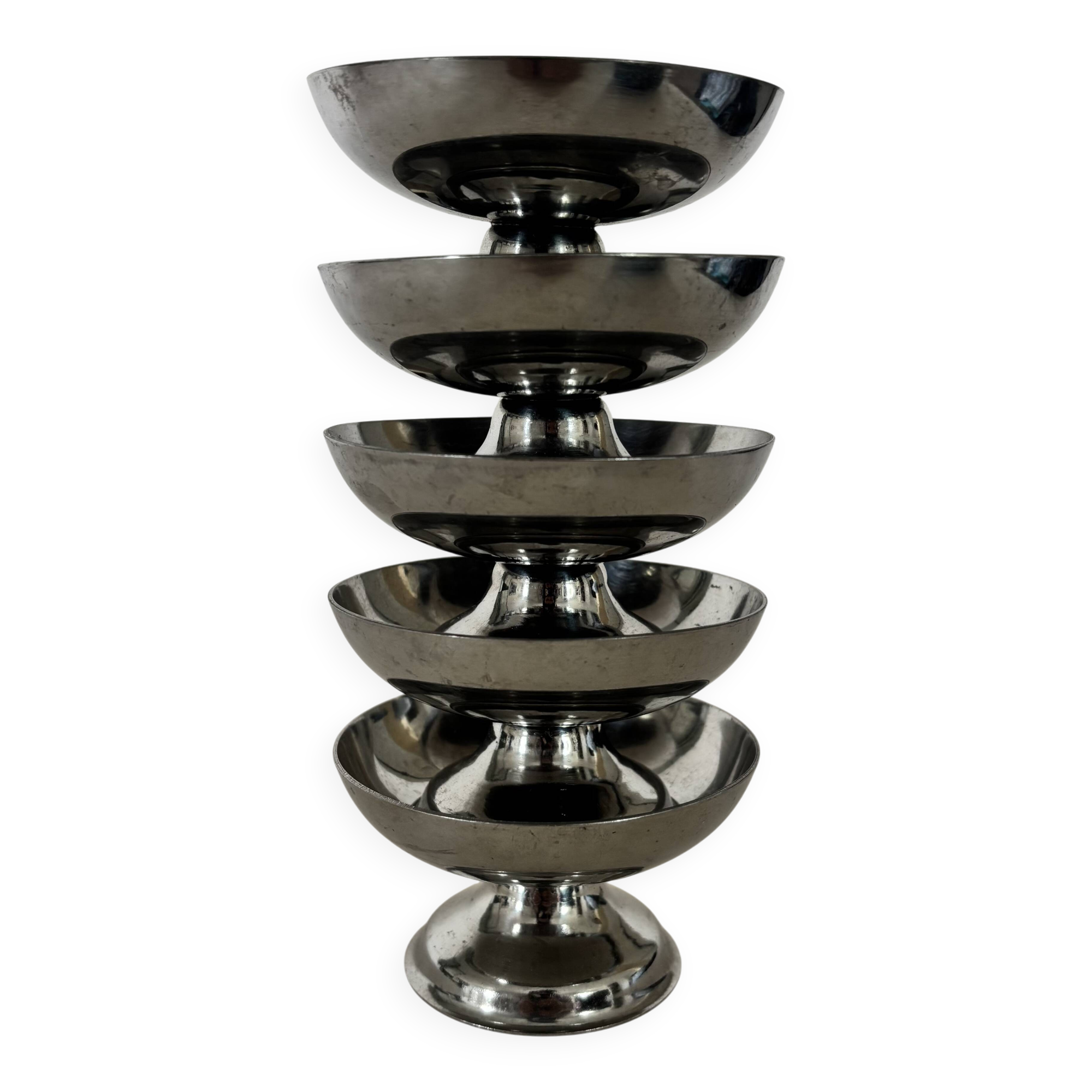 Set of 5 stainless steel bowls