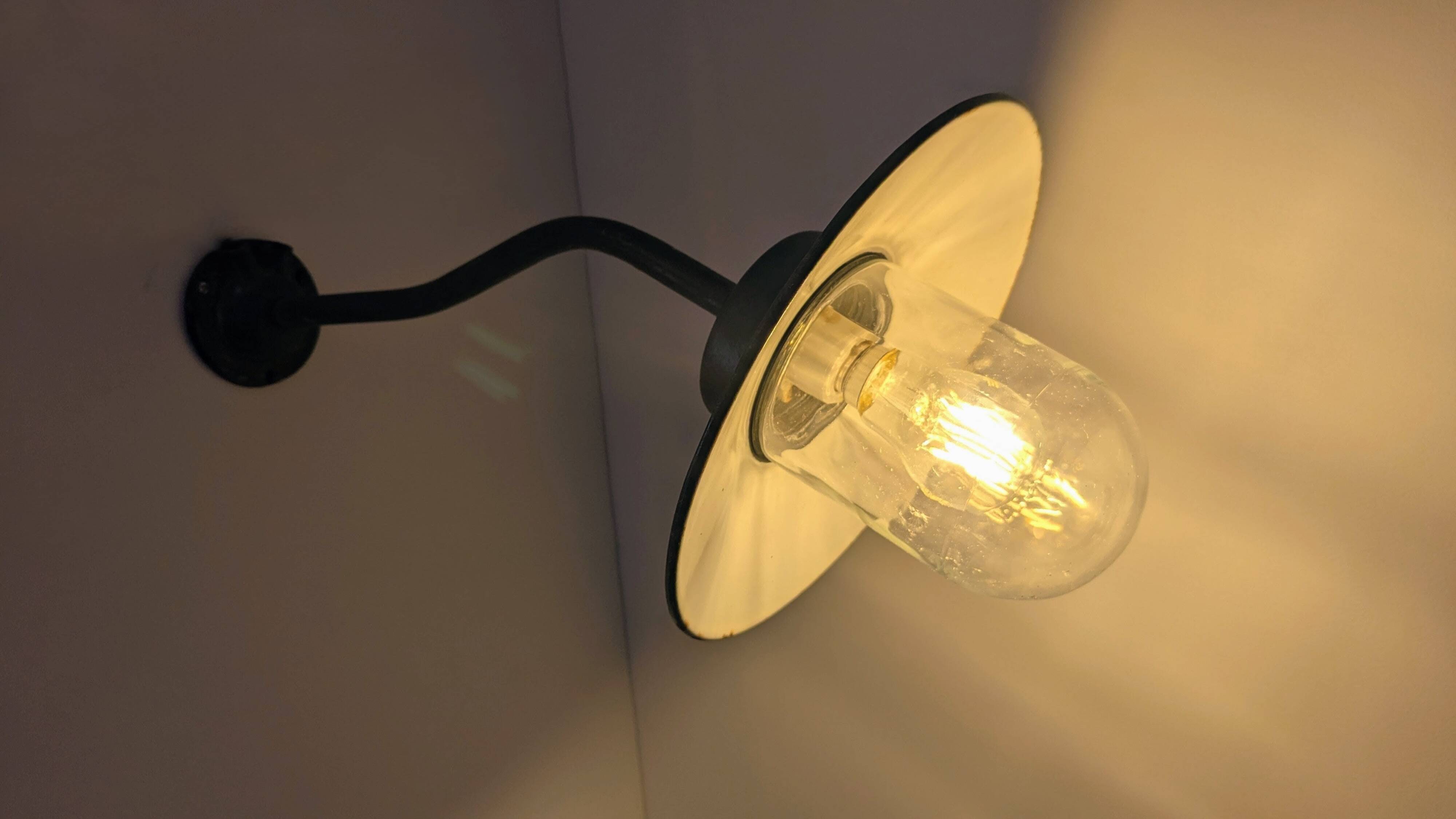 Antique wall light – Swan neck – Green enamelled sheet metal