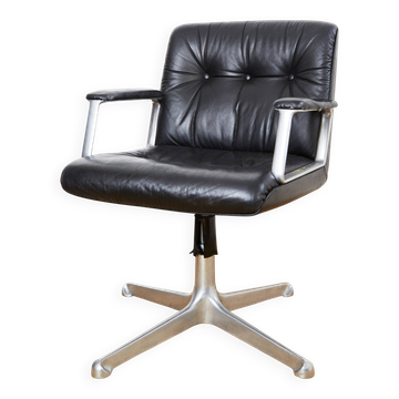 Oswaldo Borsani swivel chair P125 for Tecno Milano