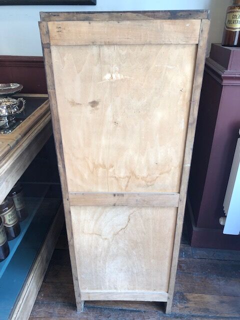 Shuttered storage column