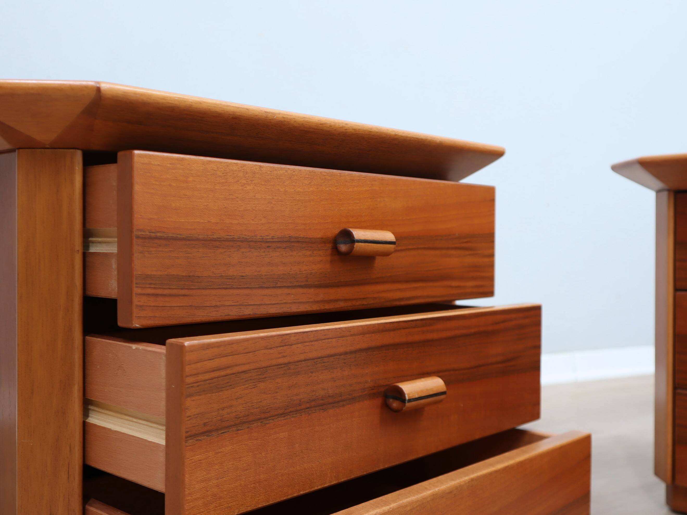 Pair of solit walnut nightstands bedside table late 1970s