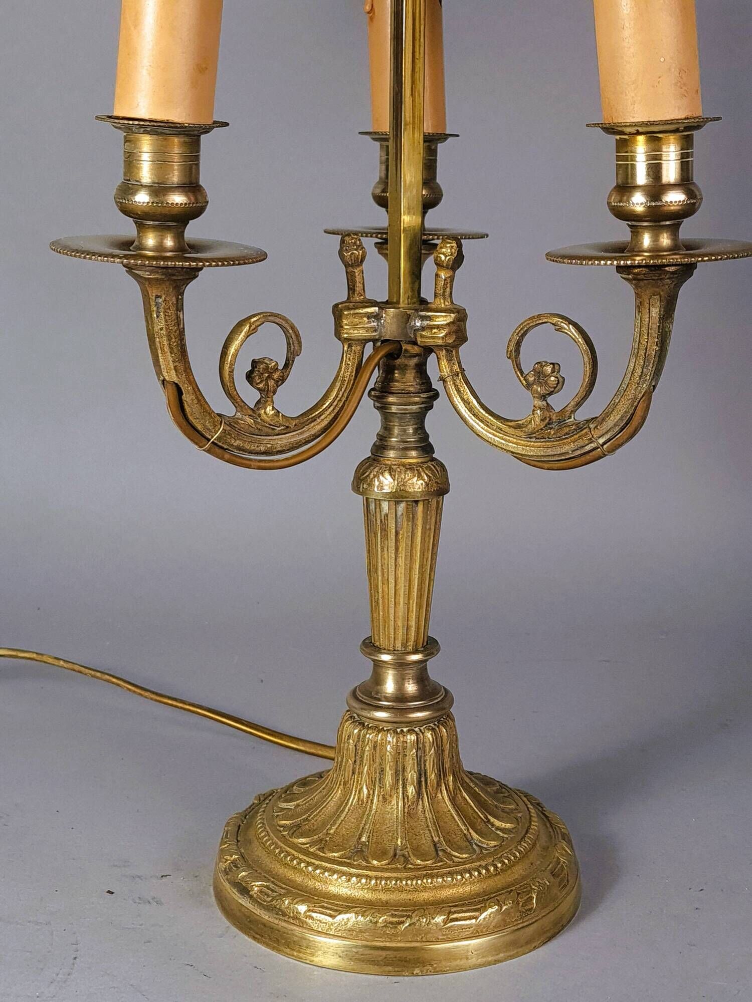 Old bronze & sheet metal bouillote lamp with 3 lights, electrified Good condition S192