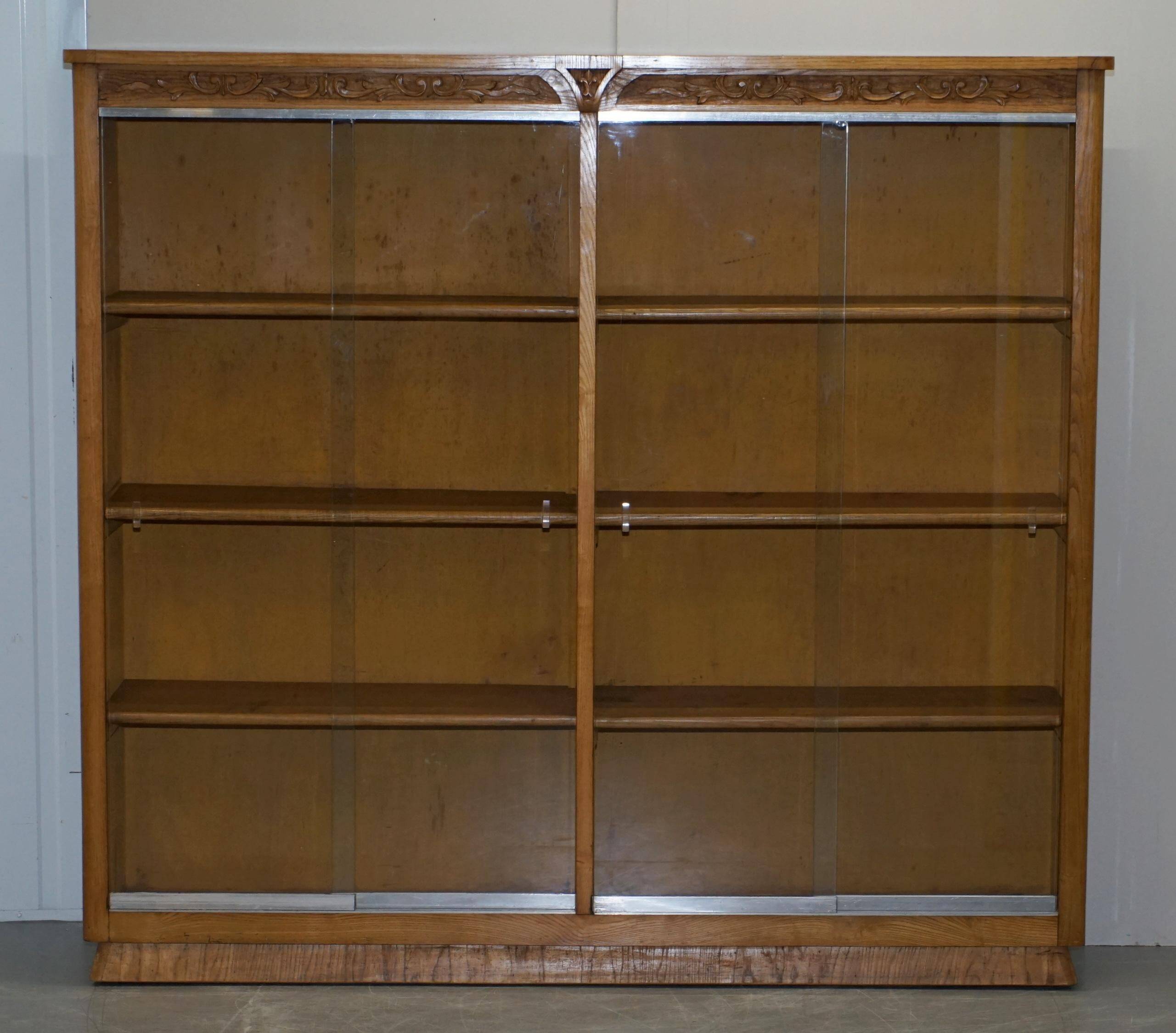 Paire de bibliothèques de bureau en chêne avec portes vitrées