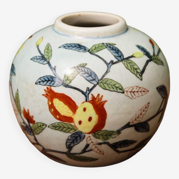 Porcelain ball vase, pomegranate pattern
