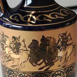 Vase Amphore Grec/Scènes de vie Mythologie Grecque. Signé KA. Fait main en Grèce, doré à l or fin 24c. Haut 22,5 cm