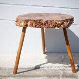 Tripod table