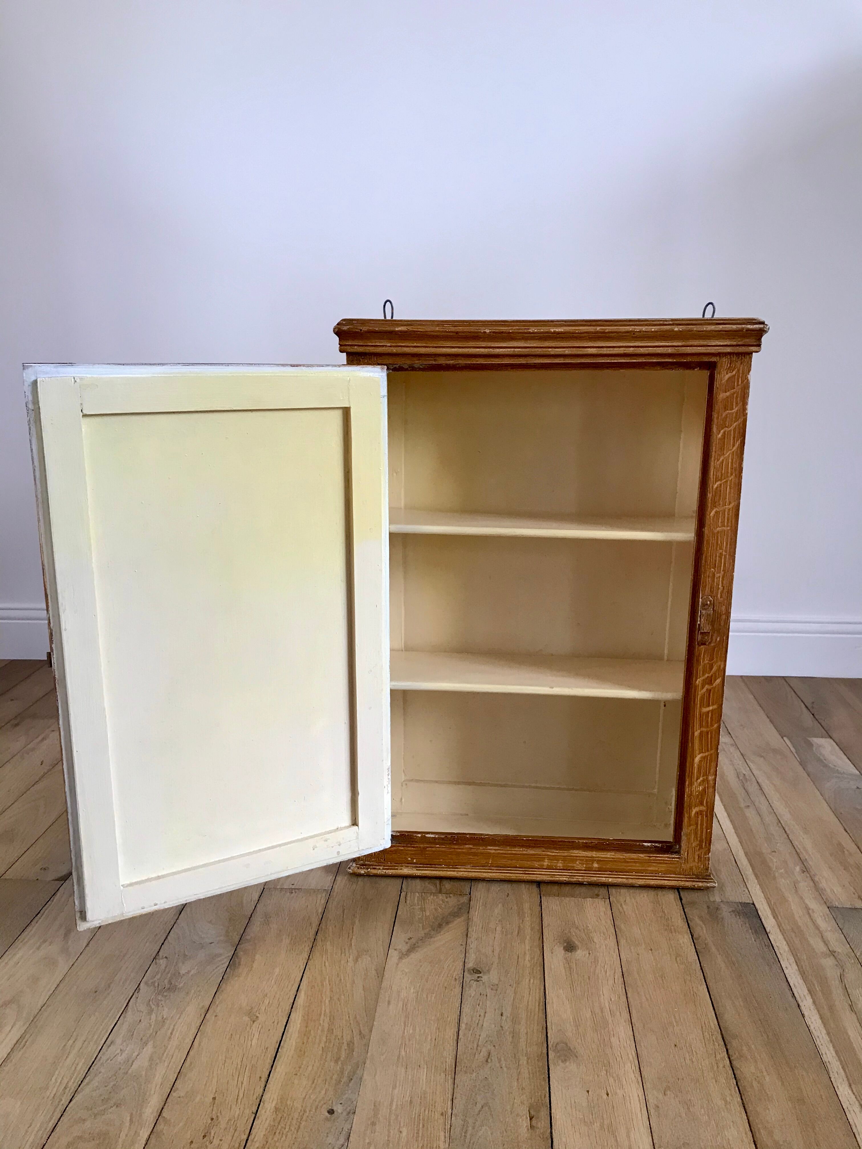 Wall Shelf / Medicine Cabinet Vintage 50s