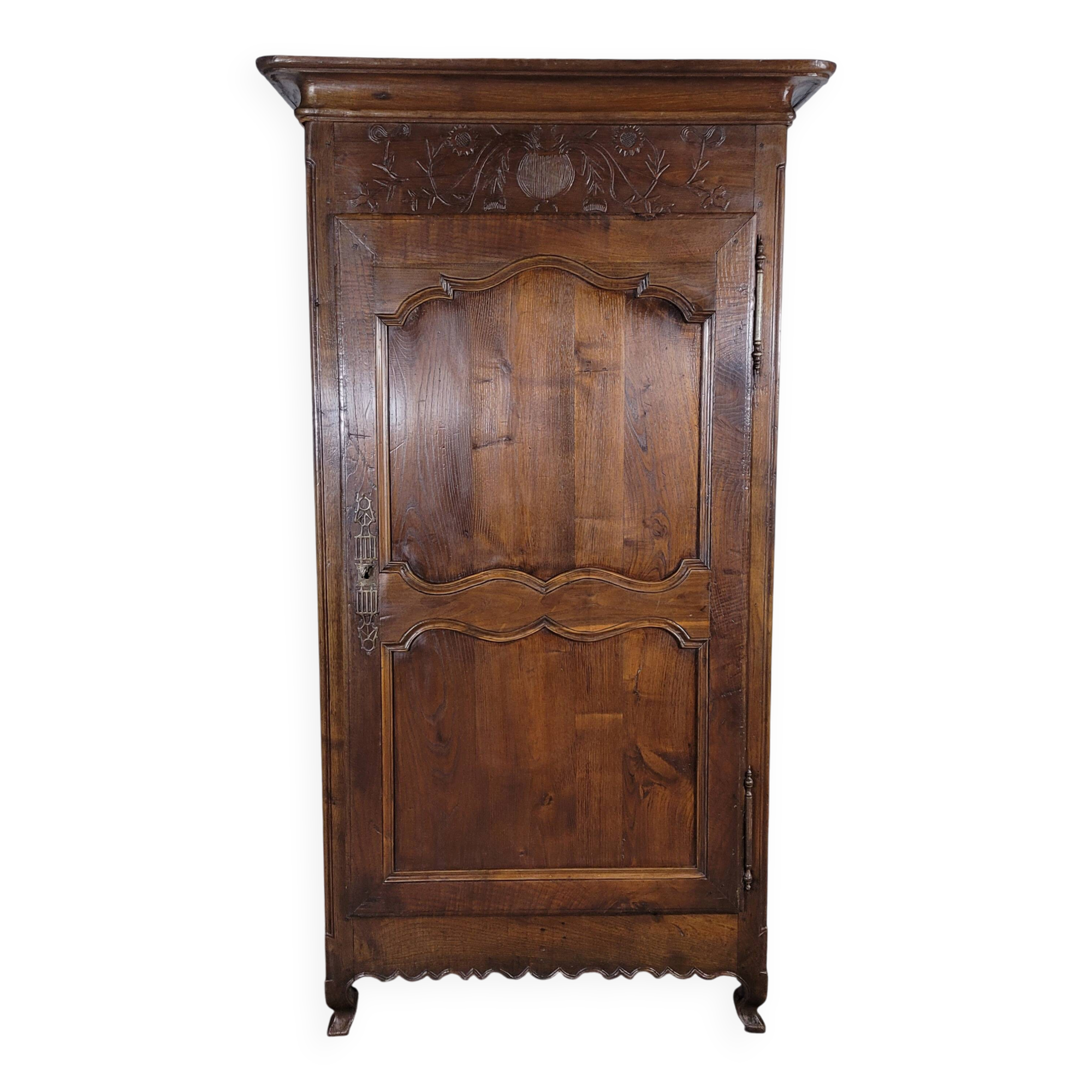 Louis XV oak bonnetière