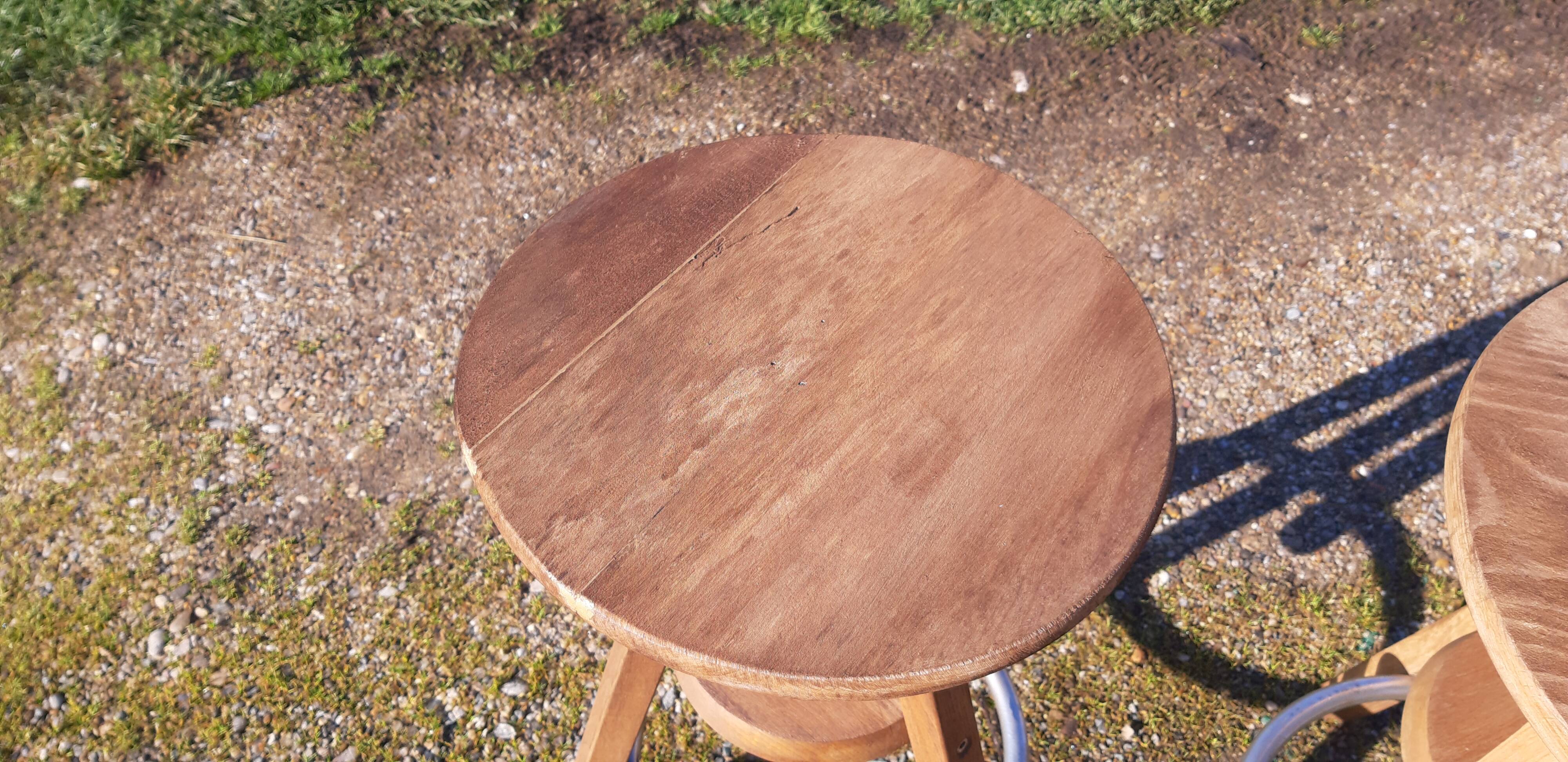 3 industrial stools in iron and wood