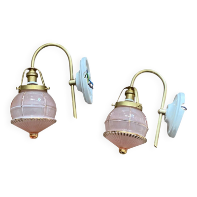 Paire d'appliques murales anciennes col de cygne laiton globes verre rose
