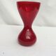 Vase en verre couleur rouge vintage