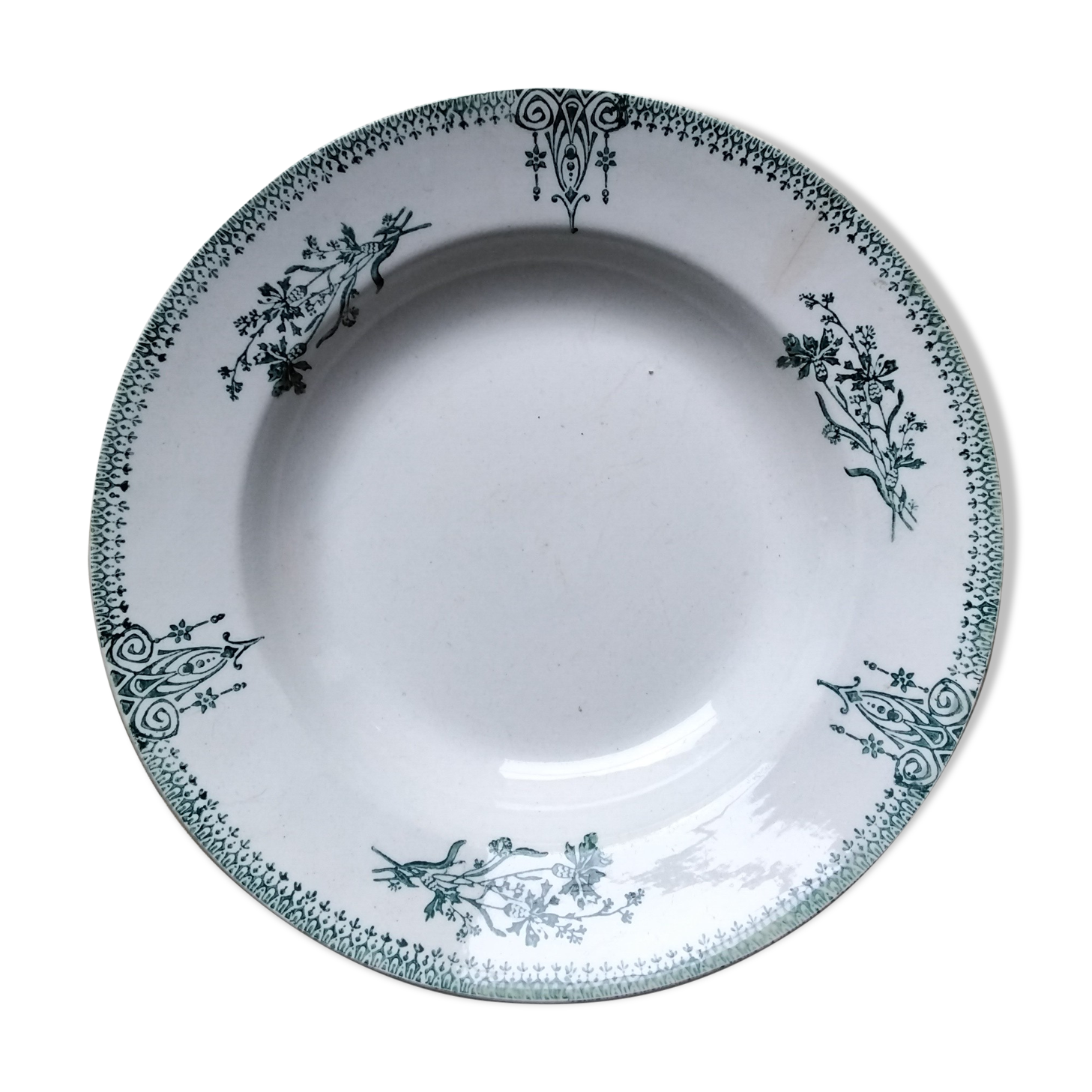 Set of 10 hollow plates