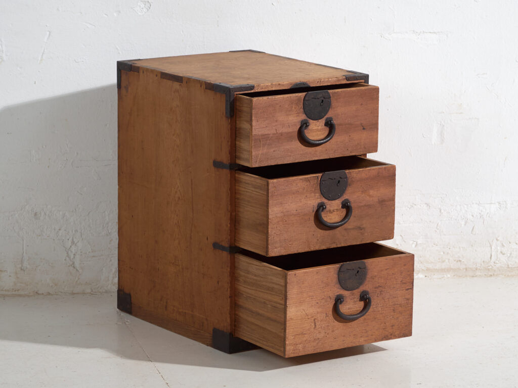 Small Japanese tansu with three drawers – Meiji Period (c. 1890–1926)