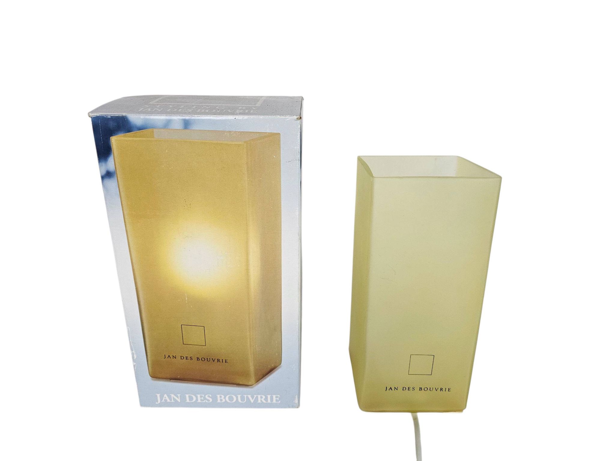 Dutch design - Icecubic lamp - Boxford Holland - Jan des Bouvrie - table la