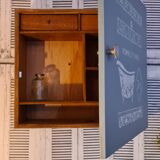 Armoire à pharmacie