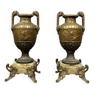 Paire de vases ou cassolettes époque Napoléon III en régule à patine doré