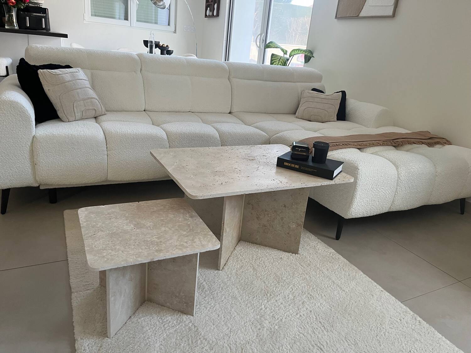 2 rectangular coffee tables in travertine