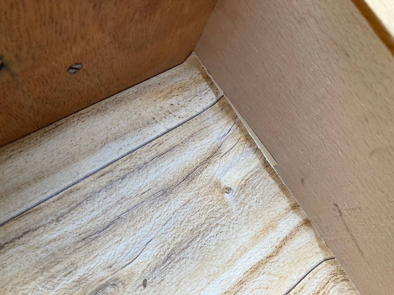 Compass leg chest of drawers