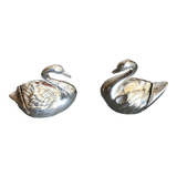 Set of 16 place-marked swans with names