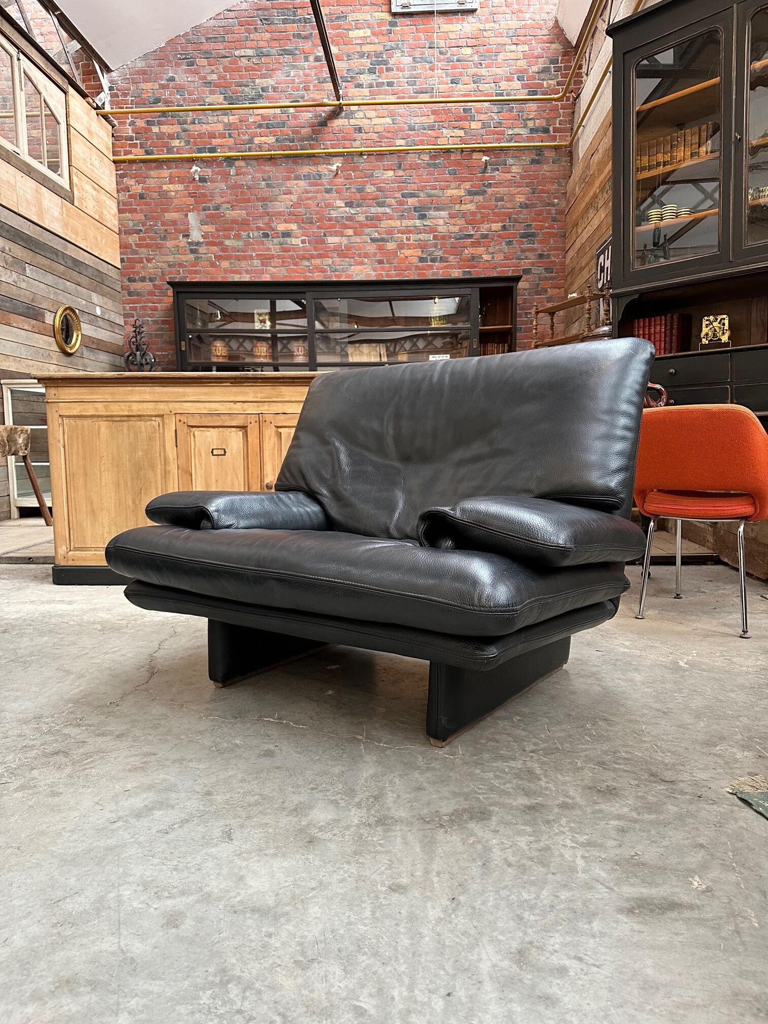 Italian design leather lounge