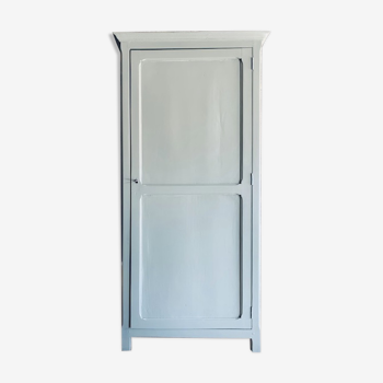 Armoire parisienne bonnetière