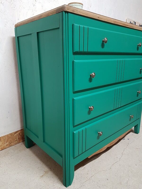 Vintage chest of drawers
