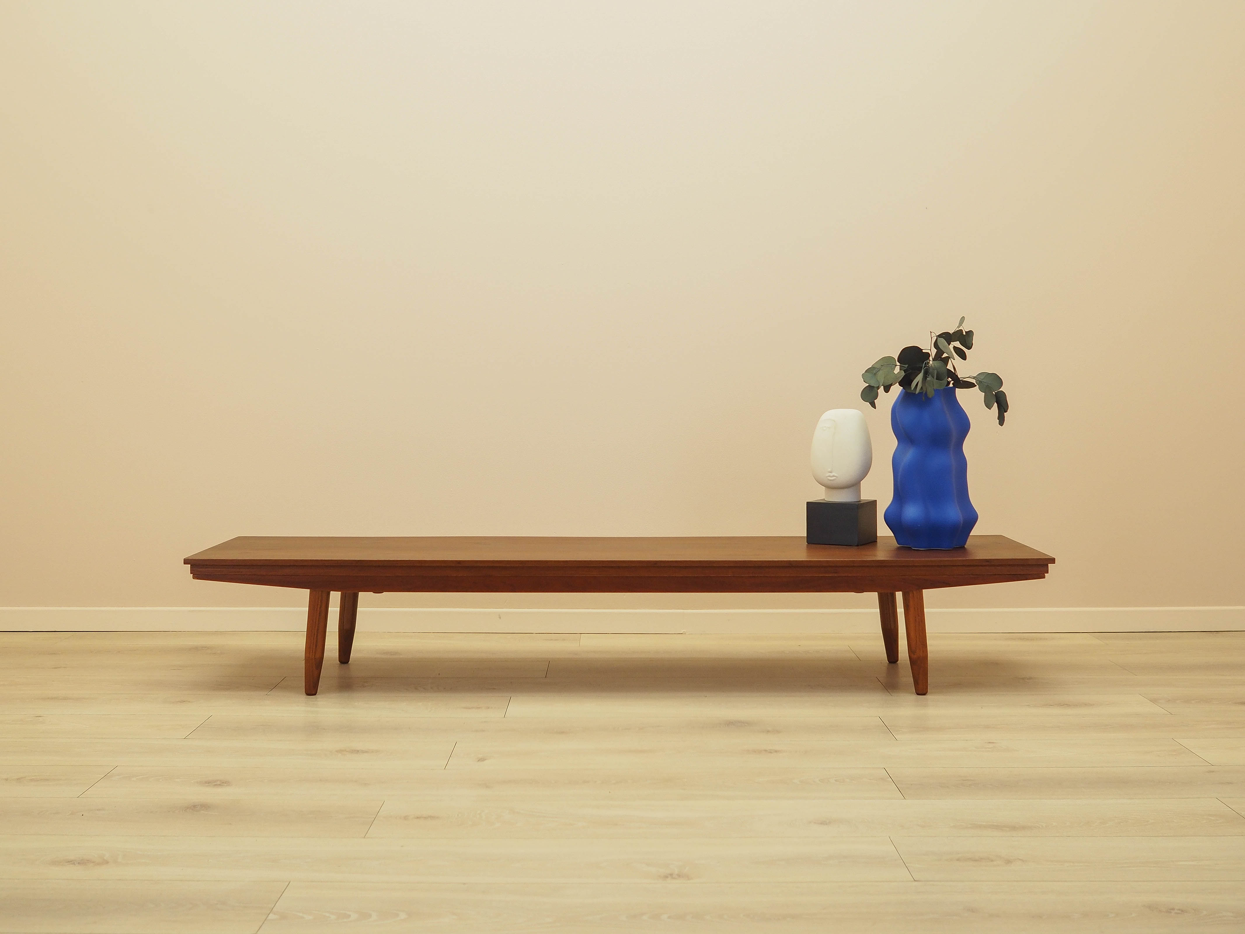 Table d'appoint design danois, années 1970, fabriqué au Danemark