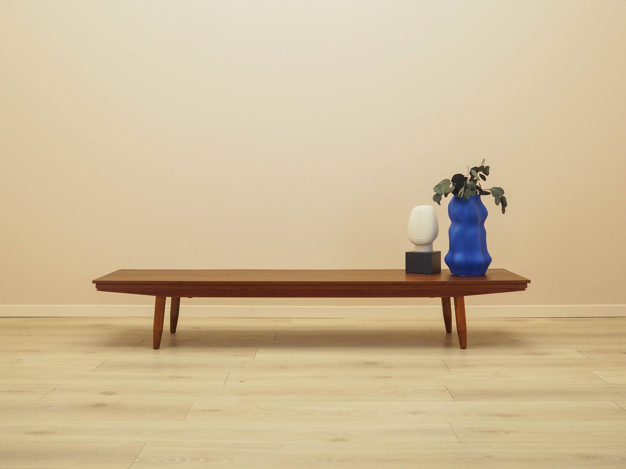 Table d'appoint design danois, années 1970, fabriqué au Danemark