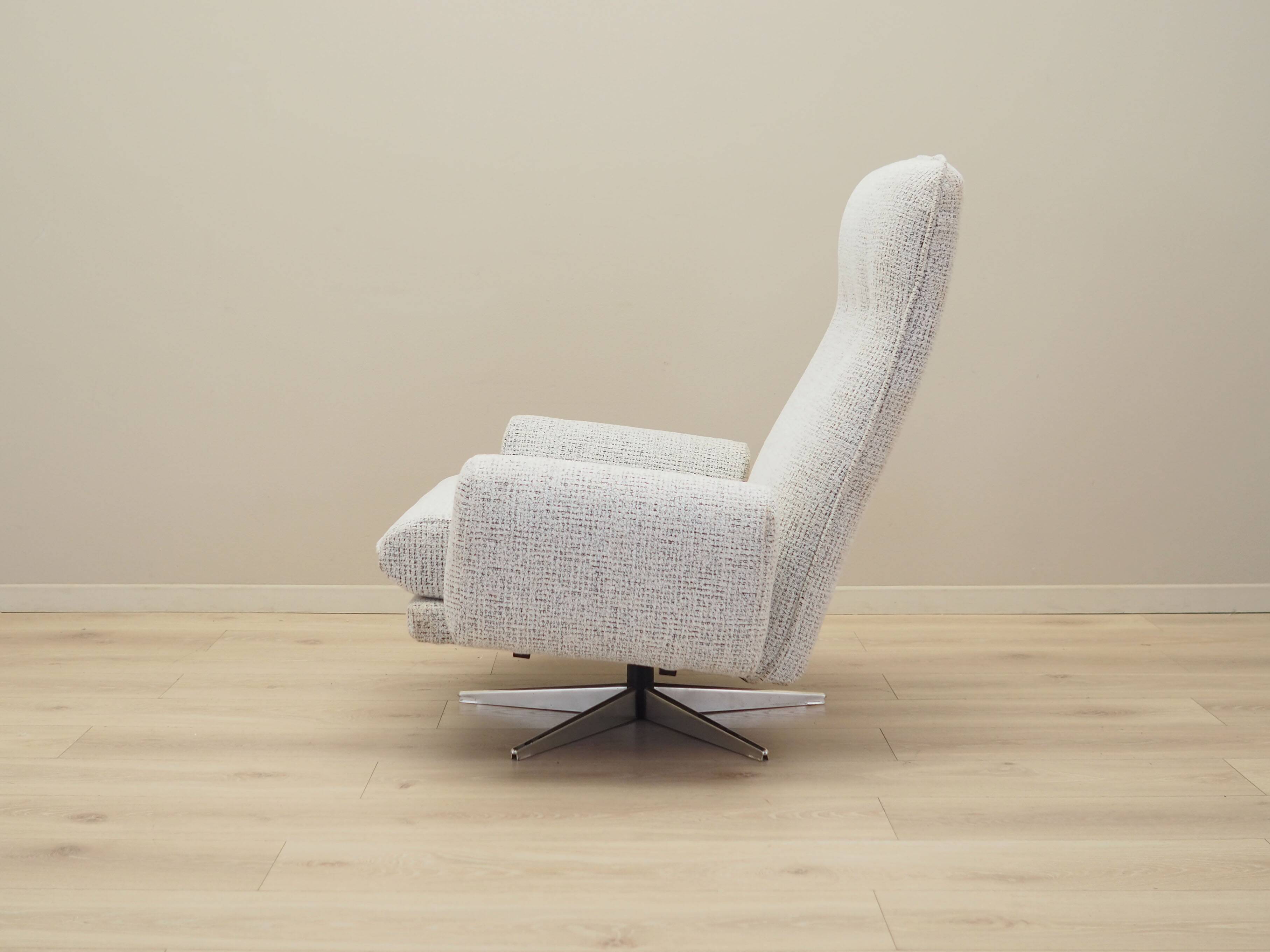 Chaise pivotante, design italien, années 1970, production : Italie