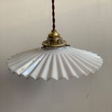 Opaline suspension