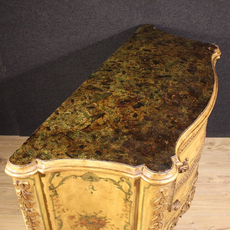 Venetian commode in Baroque style from the 20th century