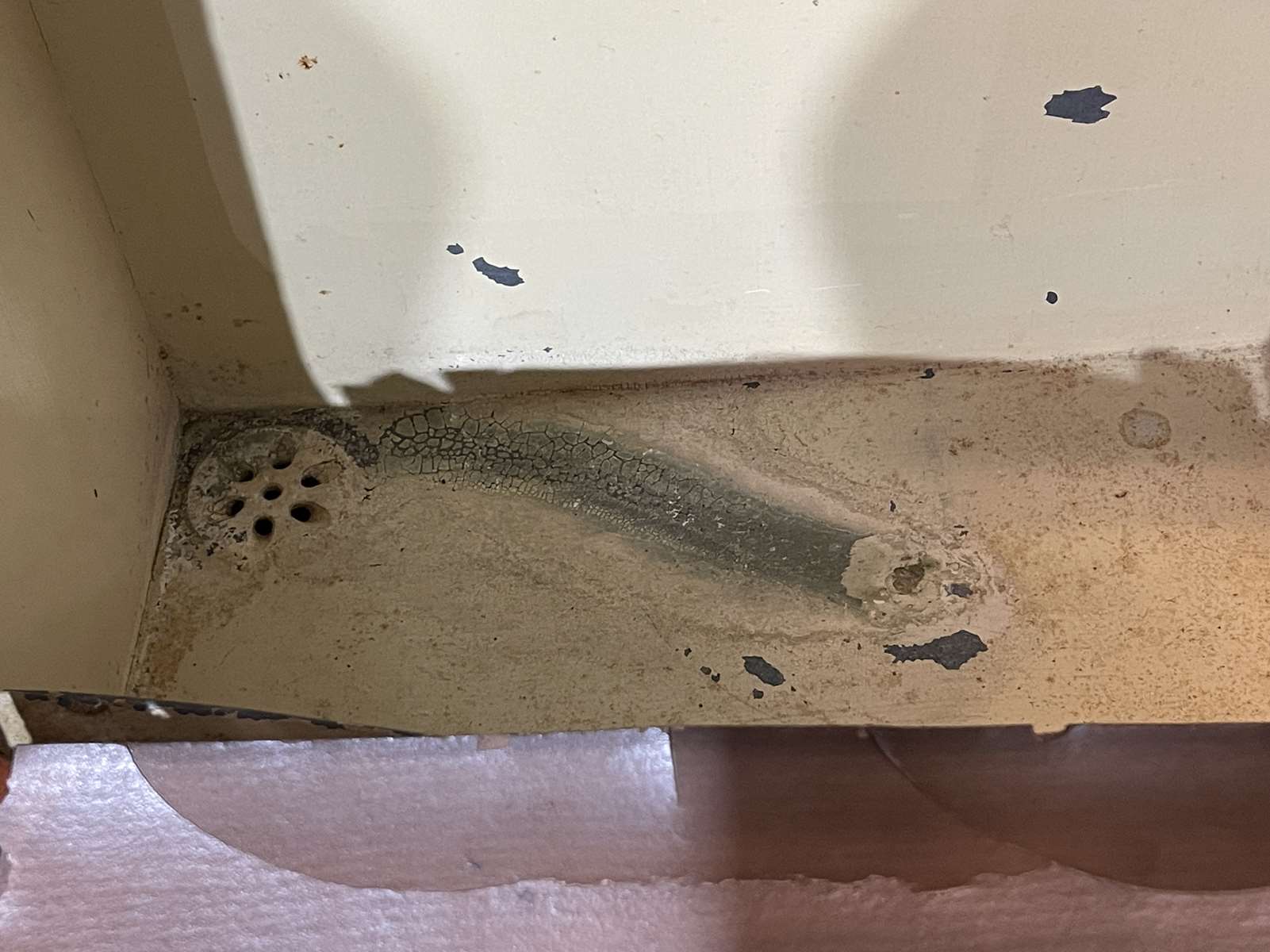 Mahogany wardrobe from the 1930s