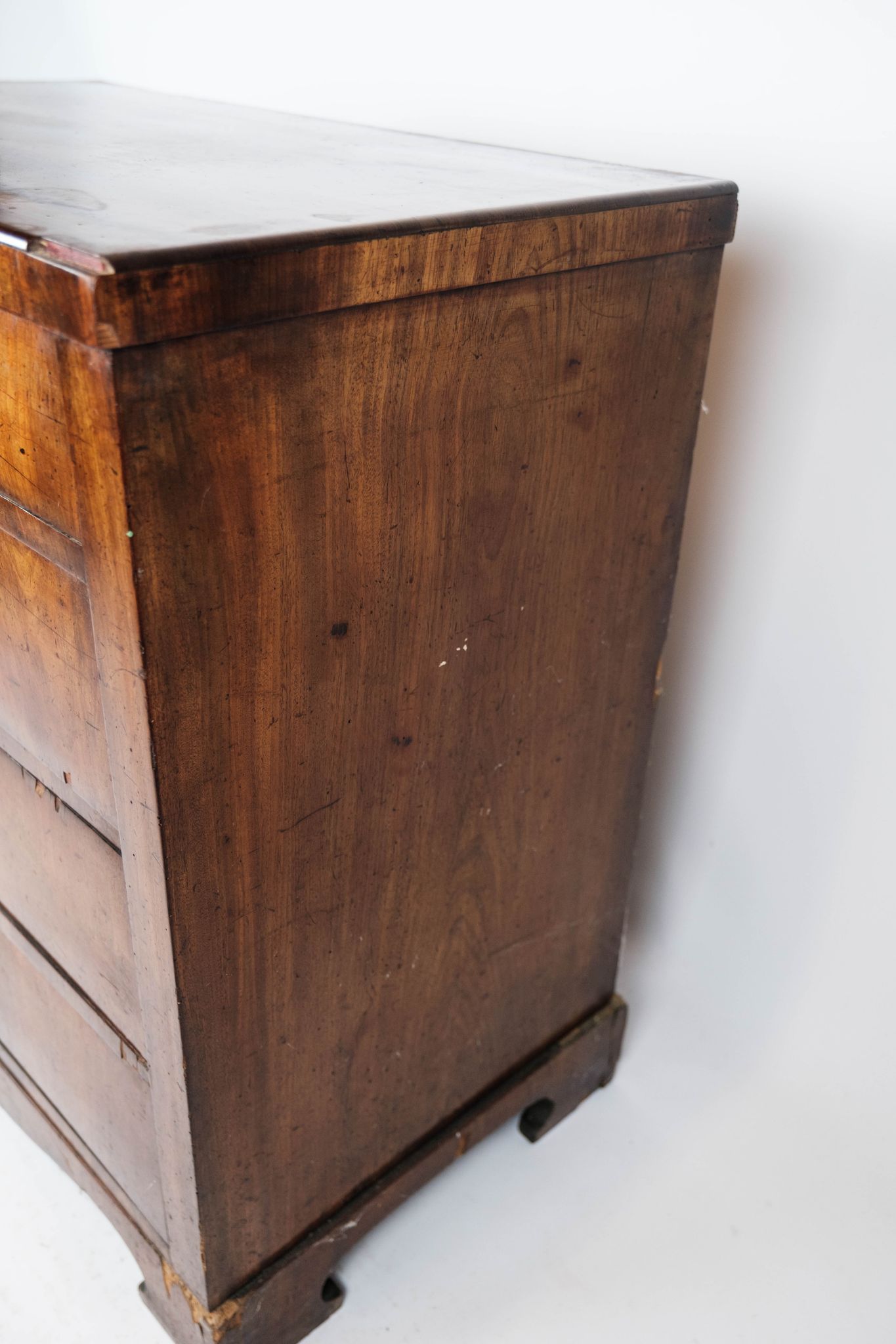 Empire chest of drawers with four drawers of mahogany, 1840s