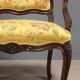 Fauteuils anciens style baroque en noyer sculpté XIX-XX siècle