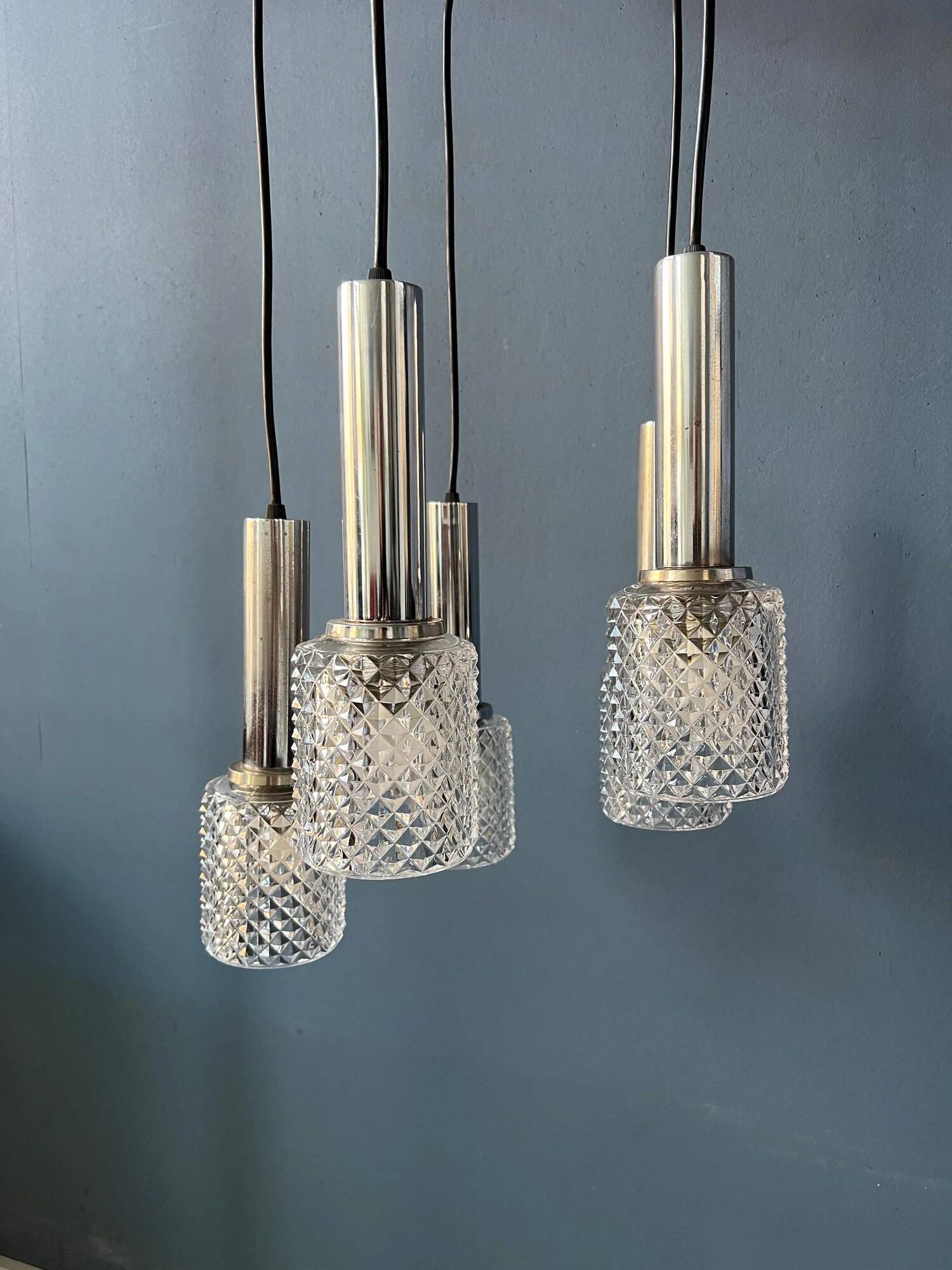 Lampe suspendue en cascade de verre cristal du milieu du siècle