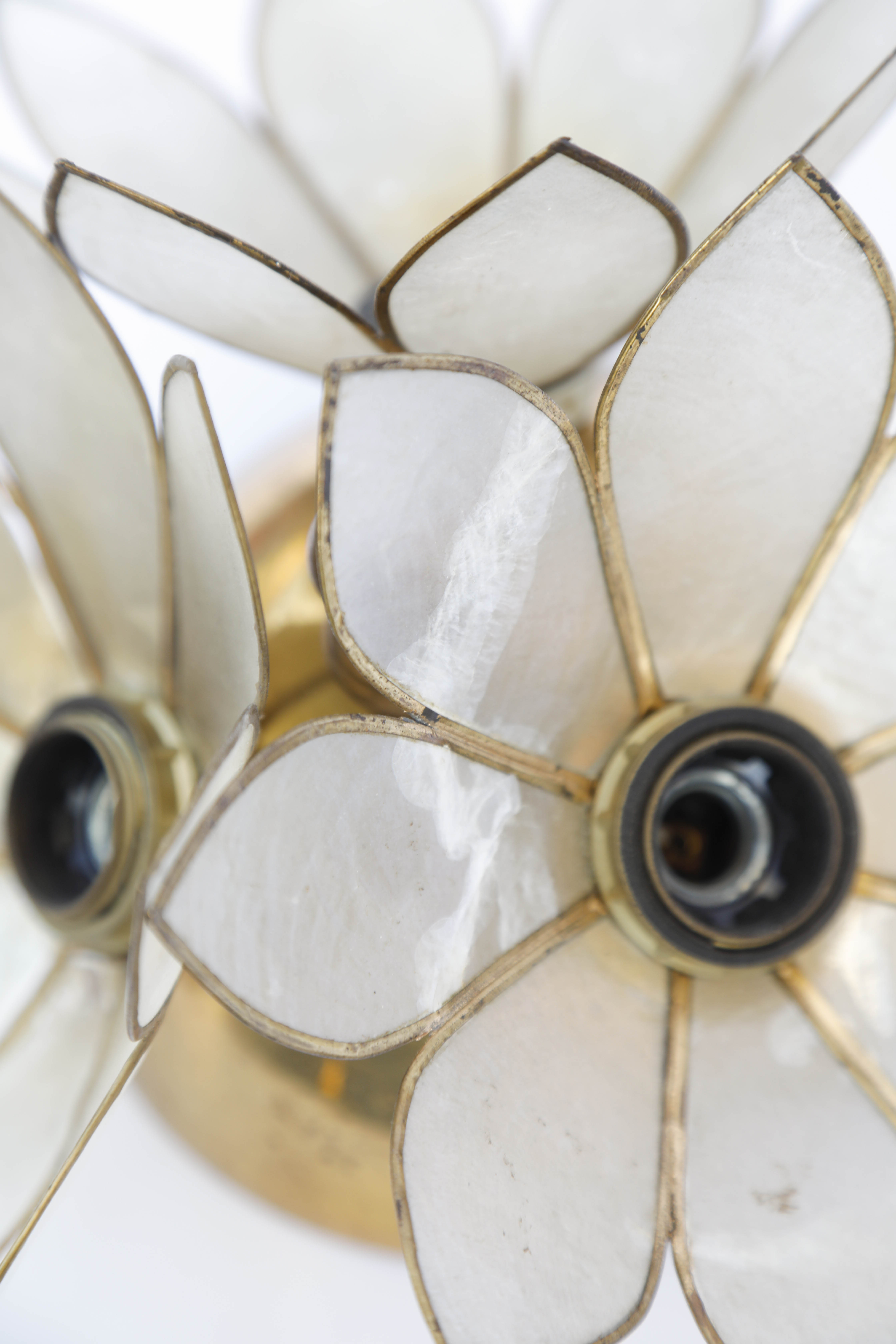 Sconce or cap brass gilded mother-of-pearl flowers