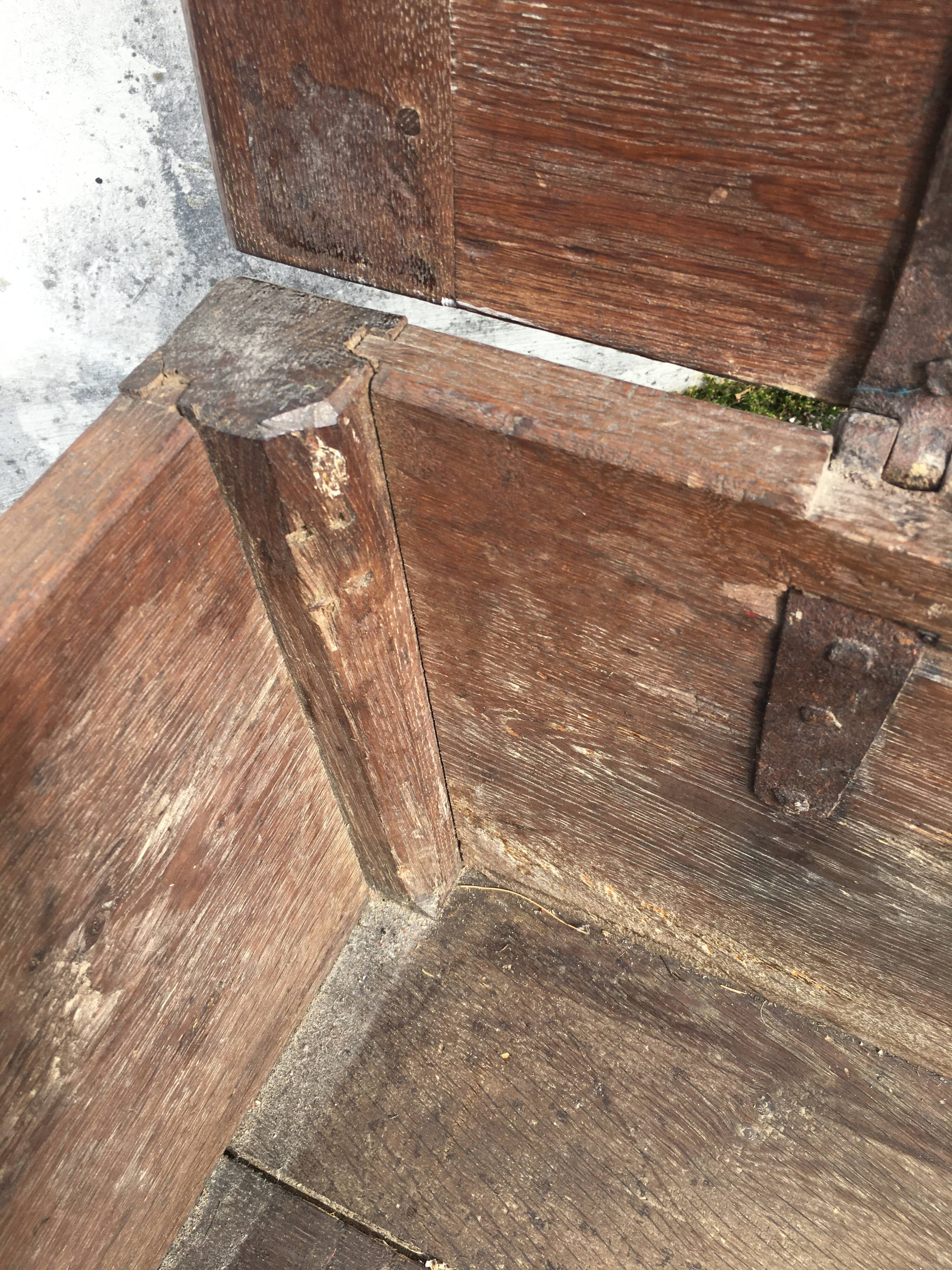 Old solid oak chest early XVIII Brutalist