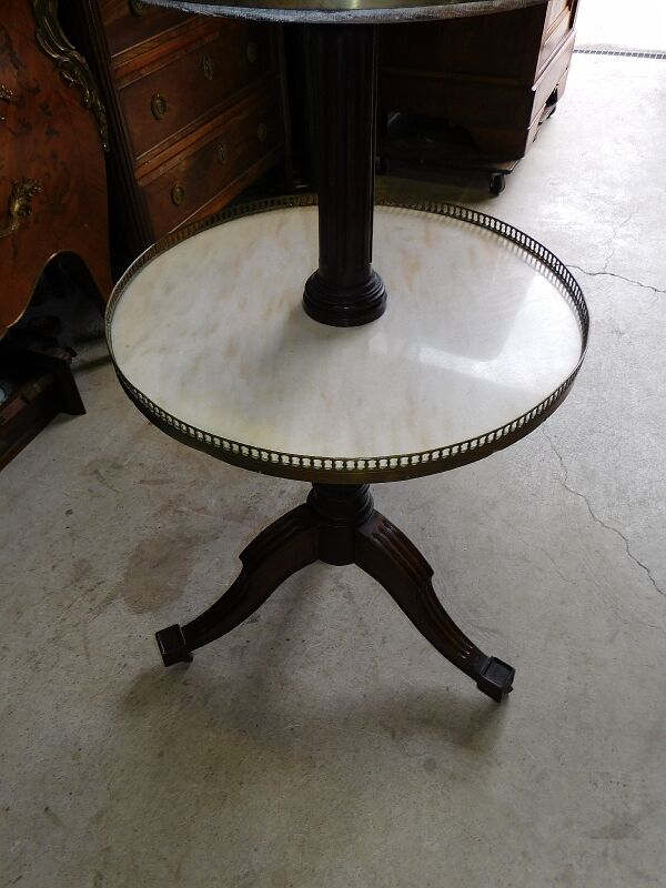 Rotating store floor in mahogany and marble of the nineteenth century