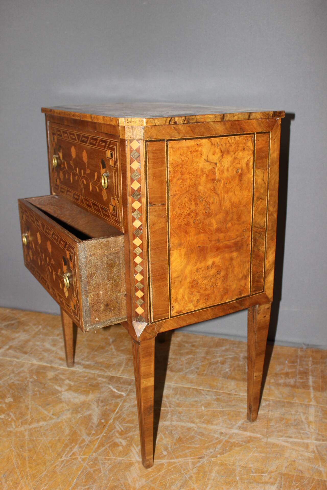 Commode italienne en Marqueterie début XIX