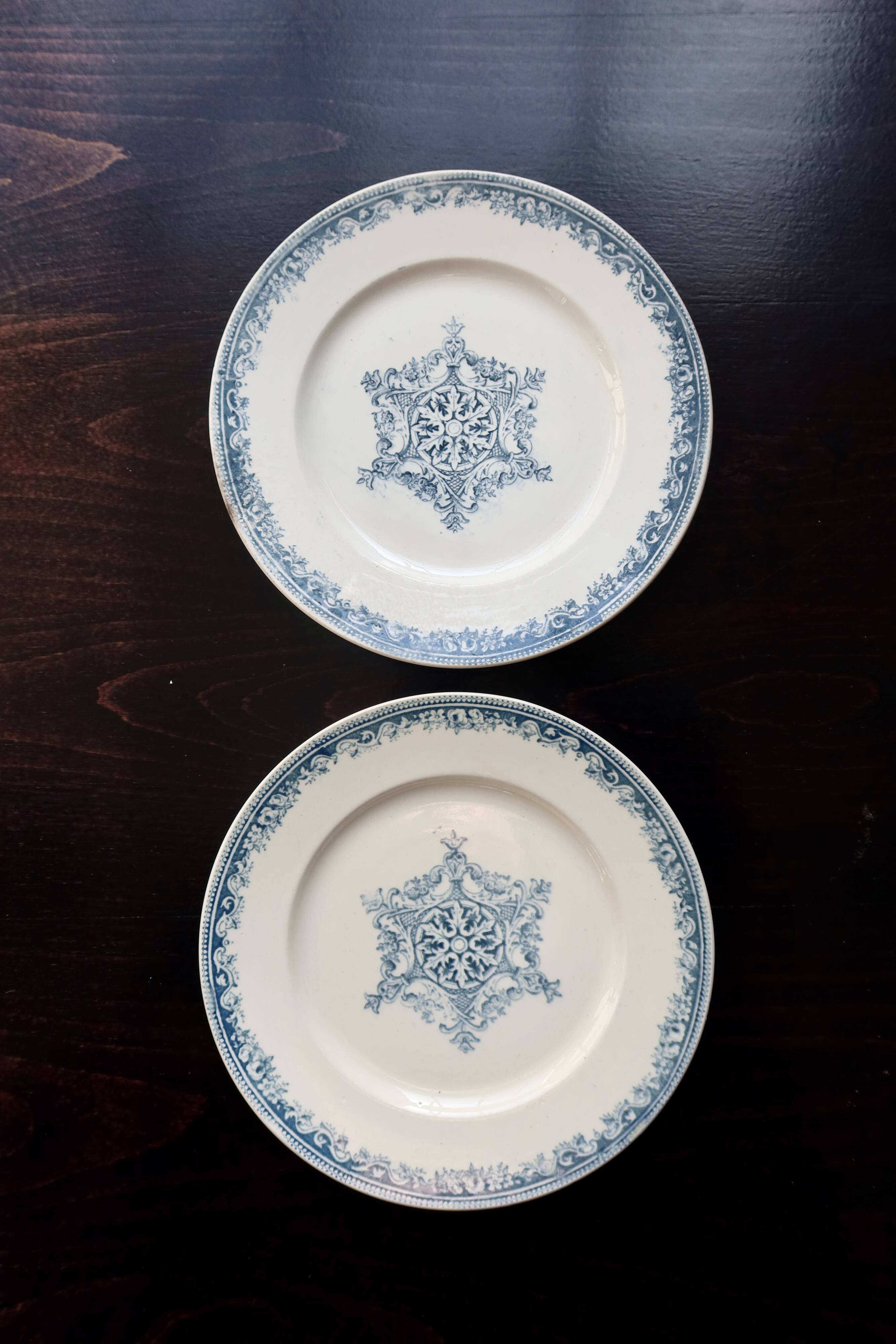 Antique ironstone plate from Creil and Montereau - Guirlande service