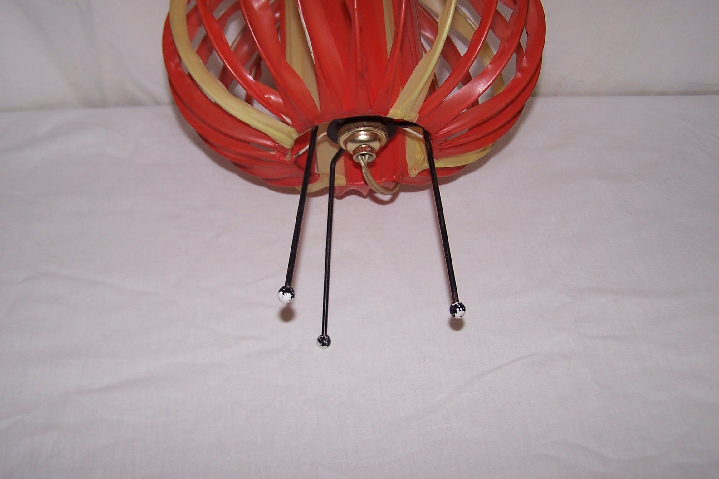 Tripod lamp of the 50s