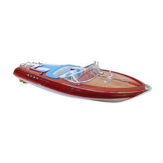Model boat riva
