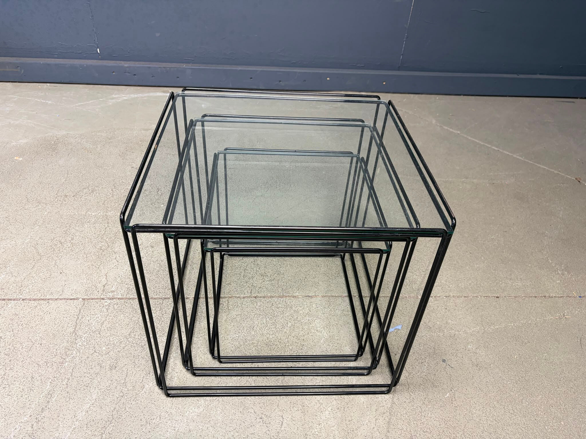 Tables gigognes Isocele de Max Sauze des années 1970.