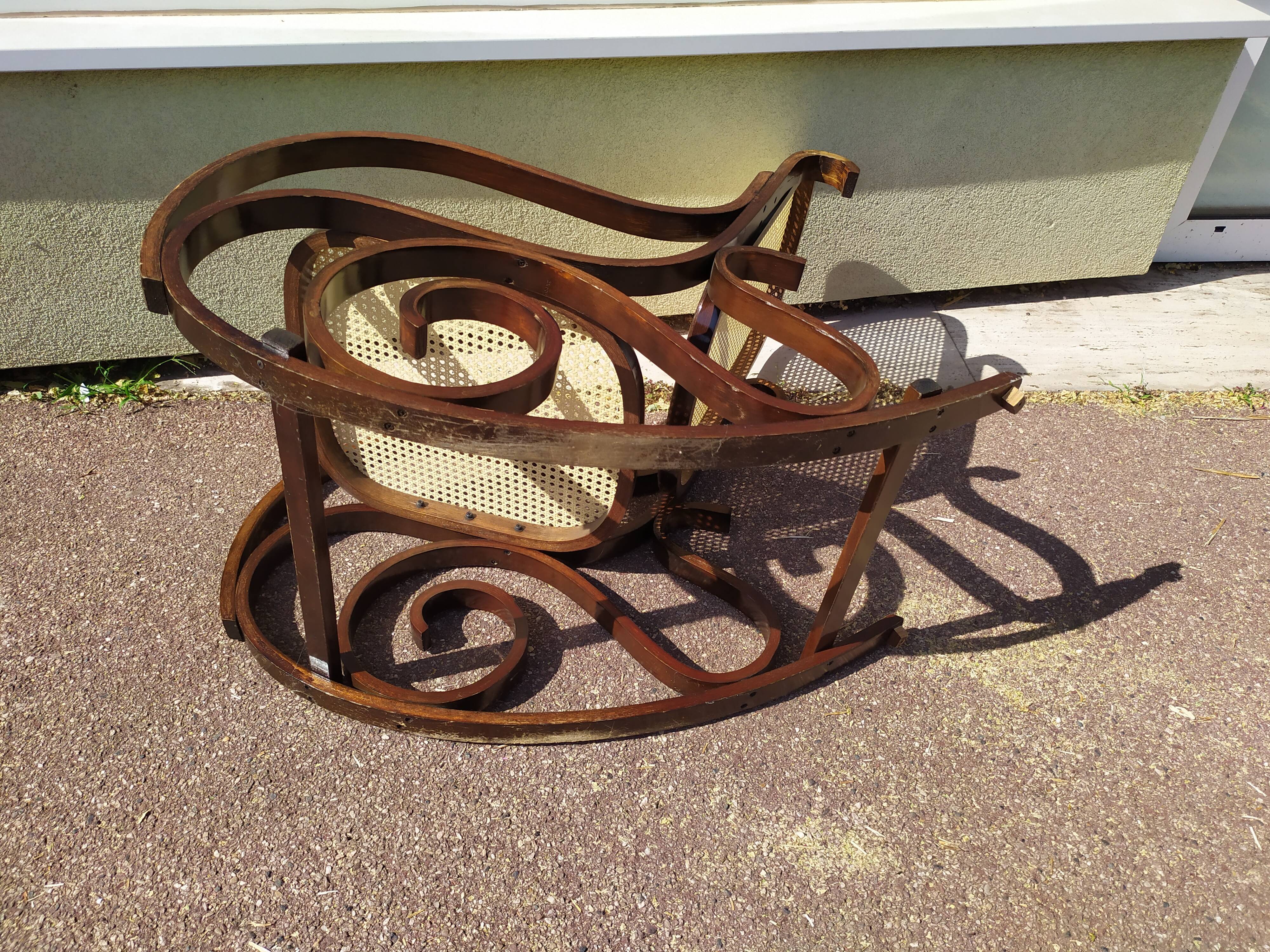 Rocking-chair wood cannage