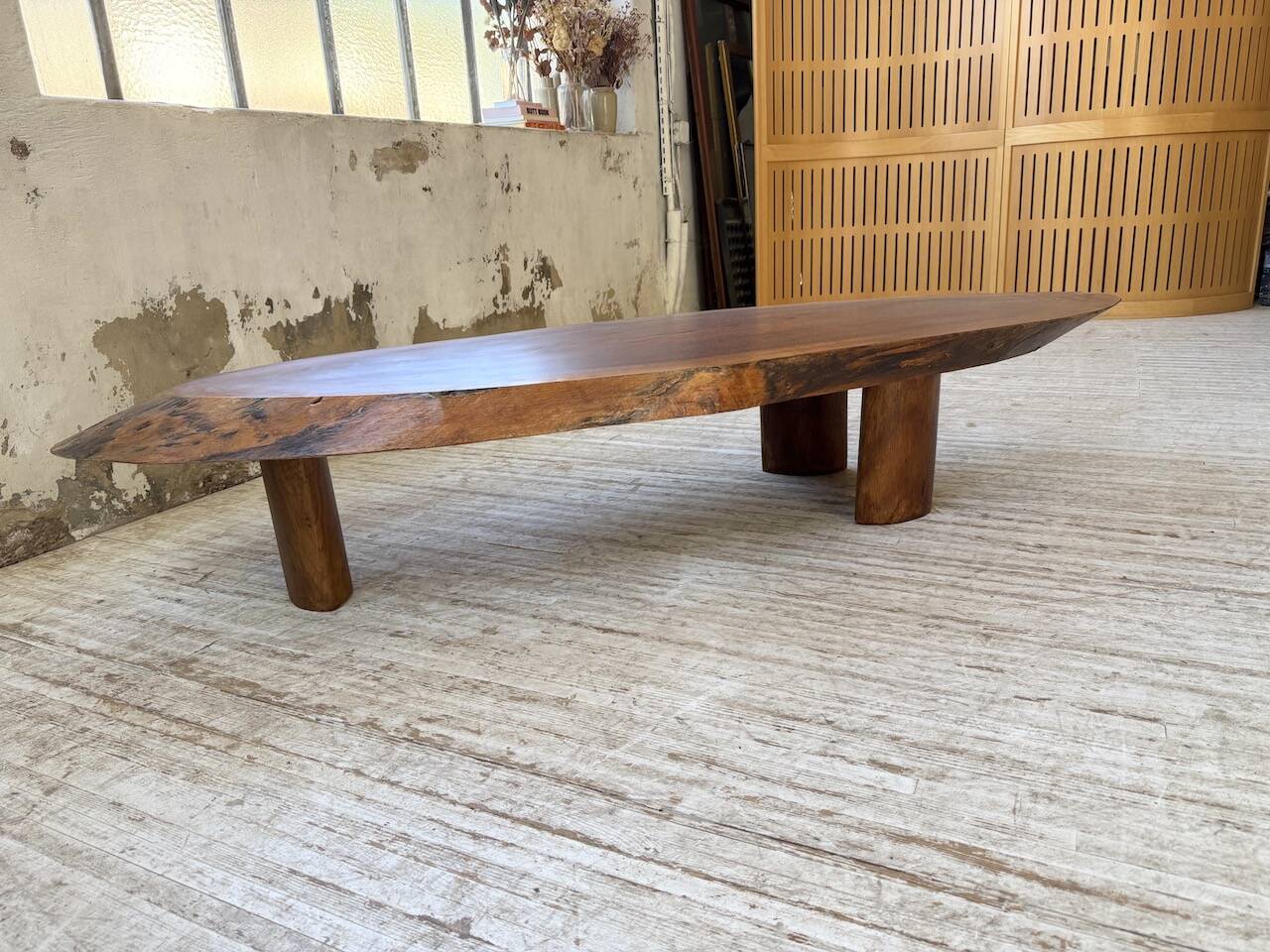 Table basse années 50 plateau bois exotique XXL