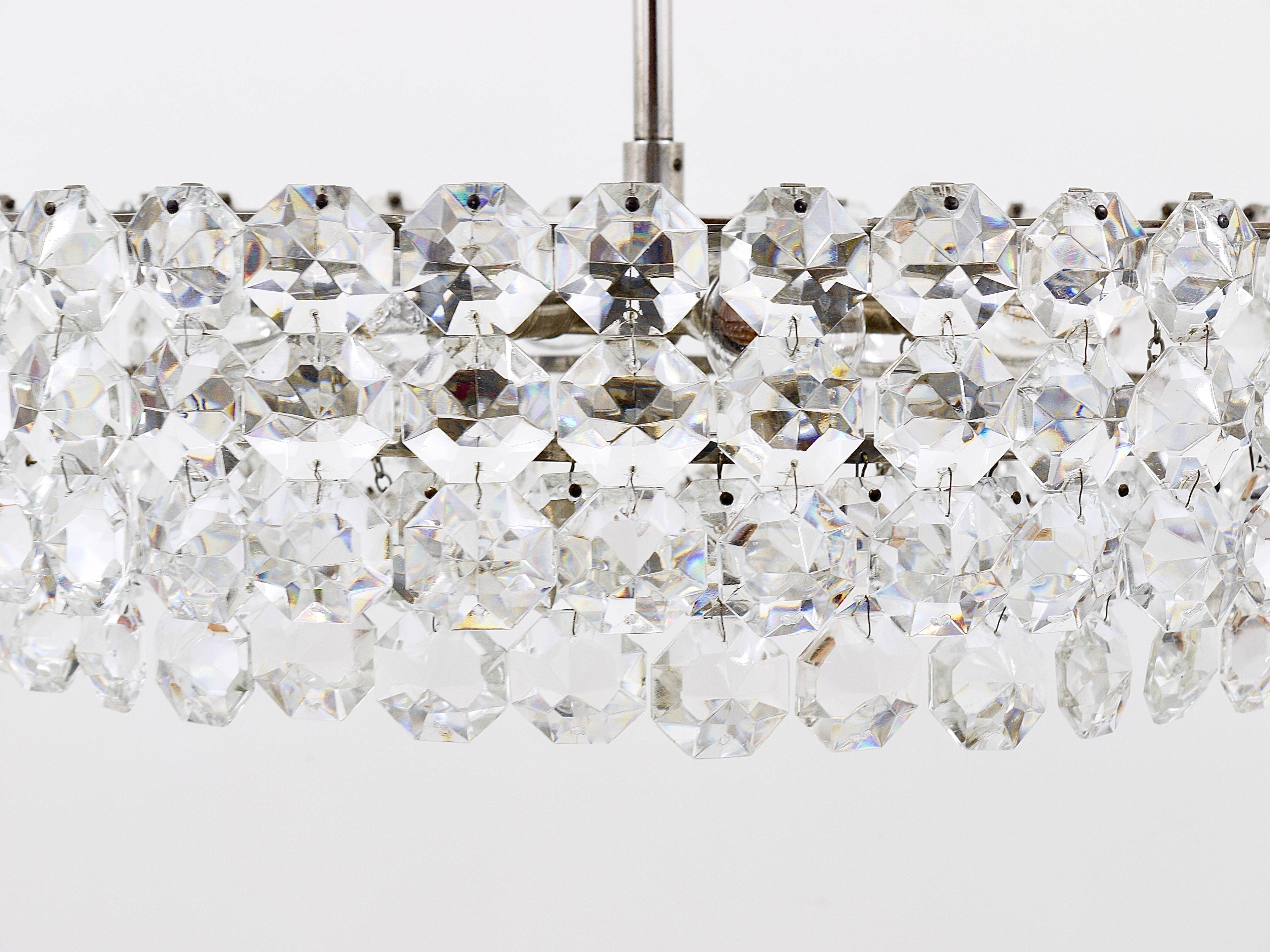 Grand chandelier Bakalowits in nickel and glass with diamond-shaped crystals, 1960s.