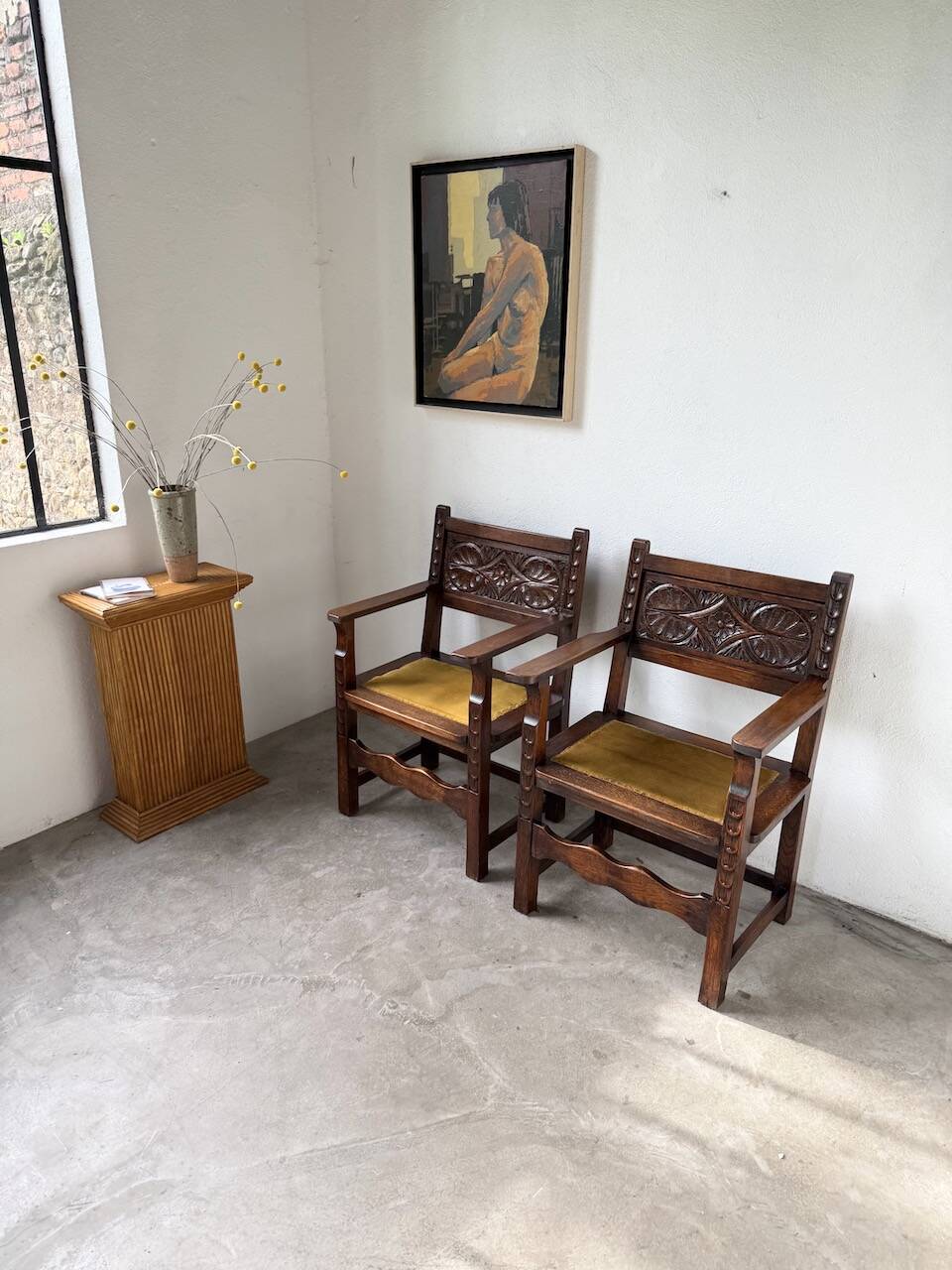 Paire de fauteuils style espagnol bois sculpté 1900