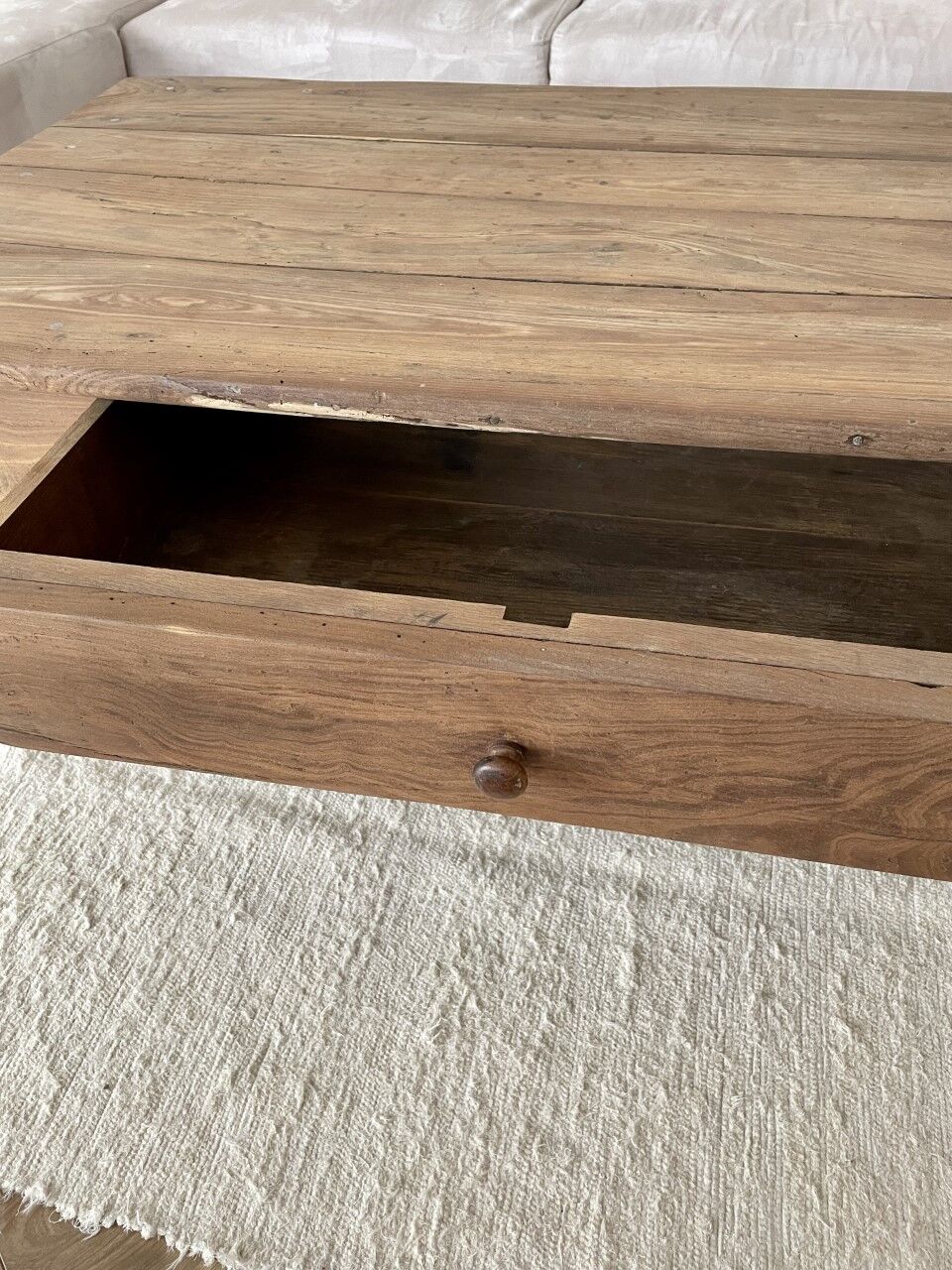 Table basse de ferme un tiroir en bois brut