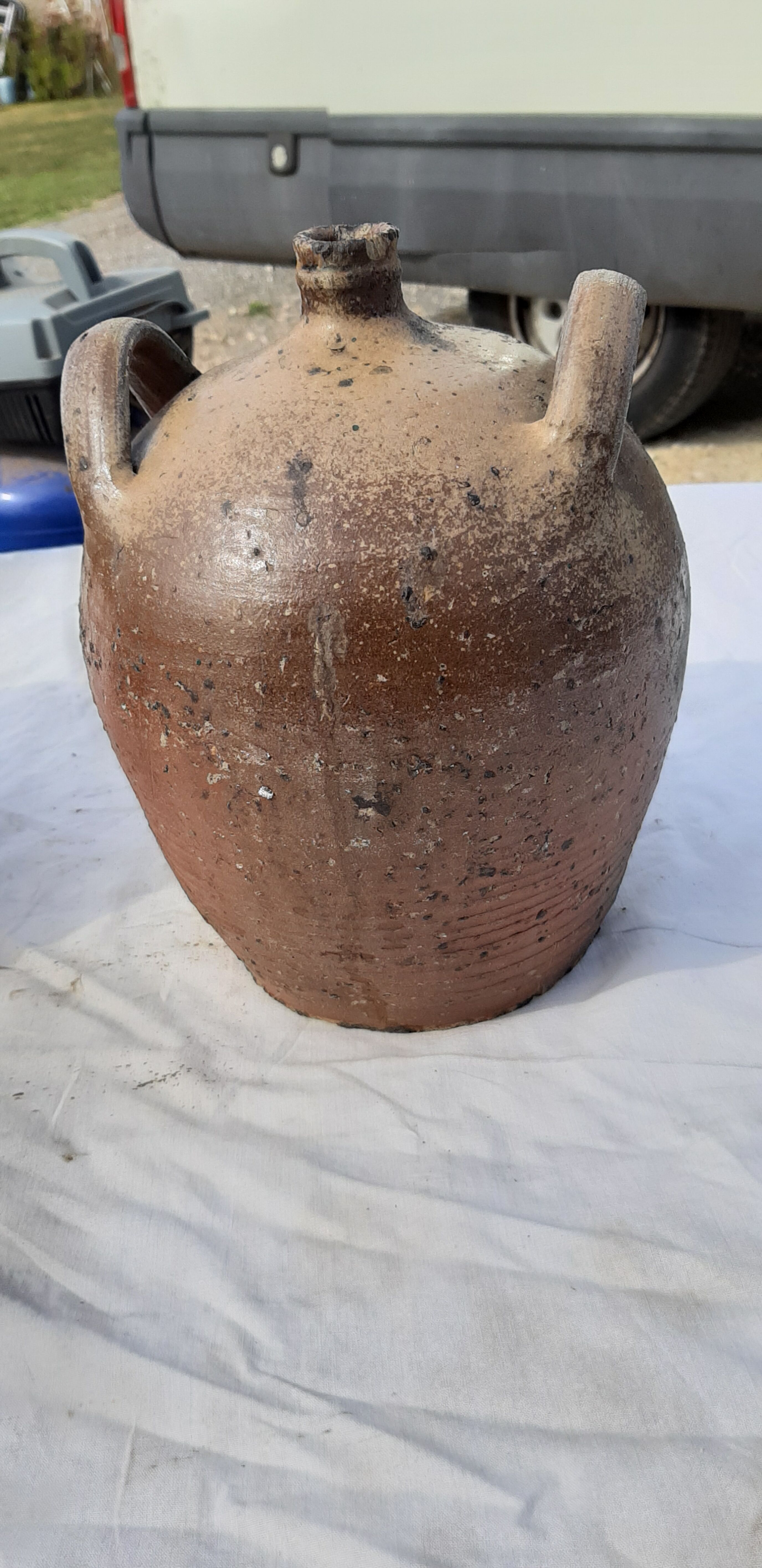 2 potiches in sandstone 19th