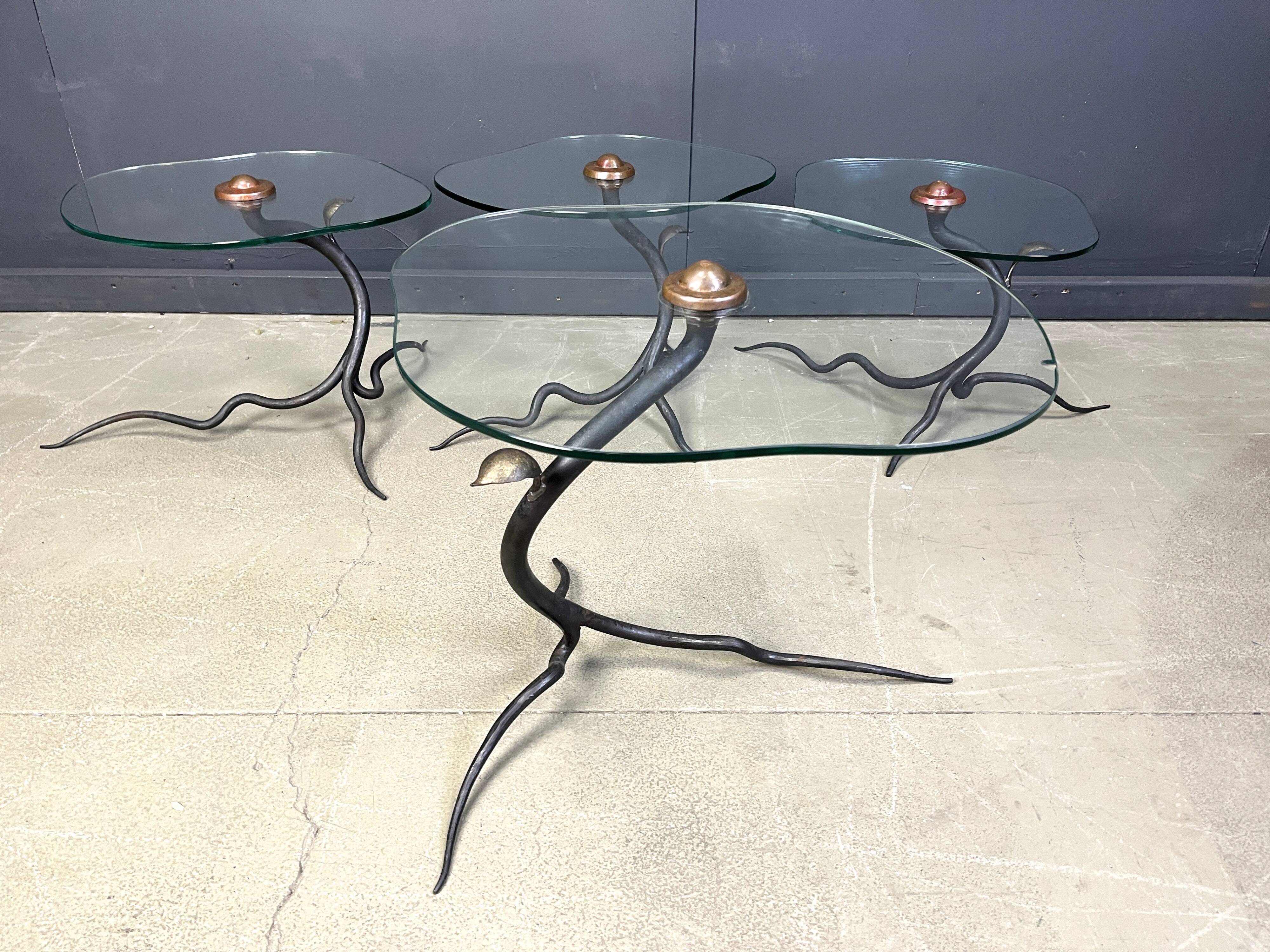 Ensemble de tables basses vintage en fer forgé et verre, années 1970 - Belgique